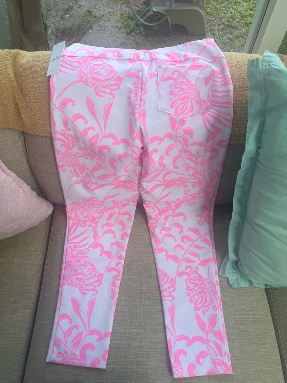 Lilly Pulitzer  Pink Floral Print Golf pants
